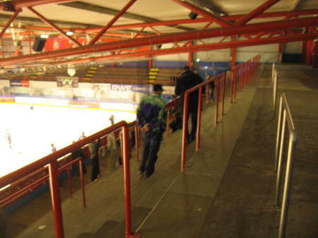 Eissporthalle am Westbahnhof im Jahre 2014 gegen den Neusser EV