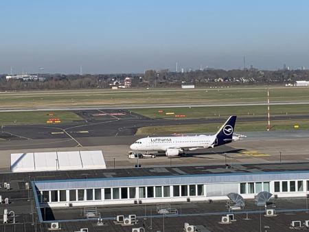 Lufthansa Airbus A319 on the apron during the pushback 