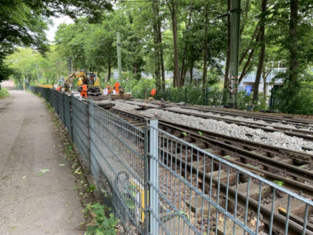Gleisbauarbeiten in Richtung Haltestelle Dortmund Stadion.