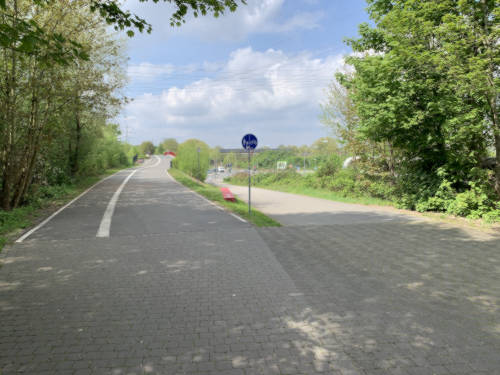 Vor der Brücke am Berthold-Beiz-Boulevard,
RS1, Rampe zur Pferdebahnstraße