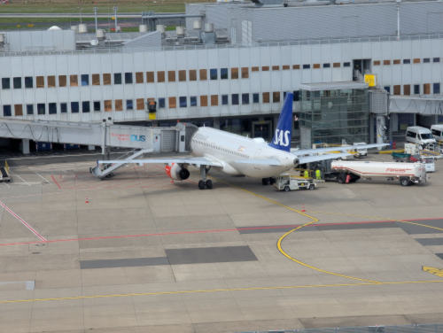 SAS Airbus A320 nach Oslo am Terminal A