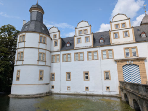 Schloss Neuhaus Südseite