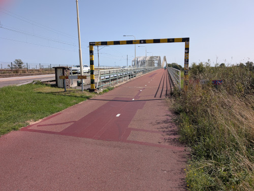 Der Zweirichtungsrad von nach Zevenaar über die Ijssel