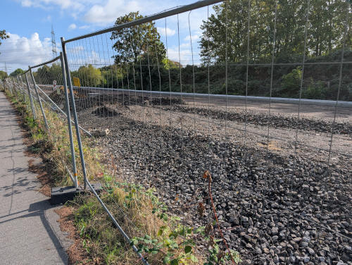 Radschnellweg 1 Baustelle in Essen Kray an der Kray-Wanner-Bahn mit einer Baustellenabsperrung