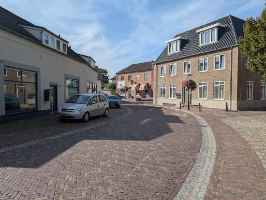 Pannerden Hauptstraße. 

Wegen eines Festes (03.10.2026) waren viele andere Straßen mit Zelte gesäumt. Daher keine anderen normalen Fotos möglich.